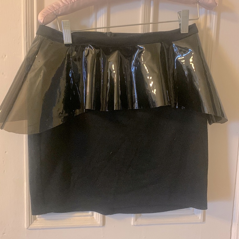 Peplum plastic skirt